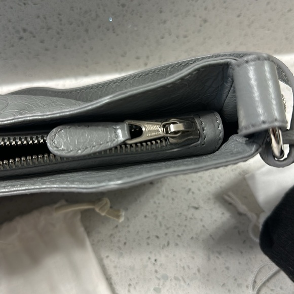 💯Authentic Balenciaga crossbody bag - Picture 4 of 9